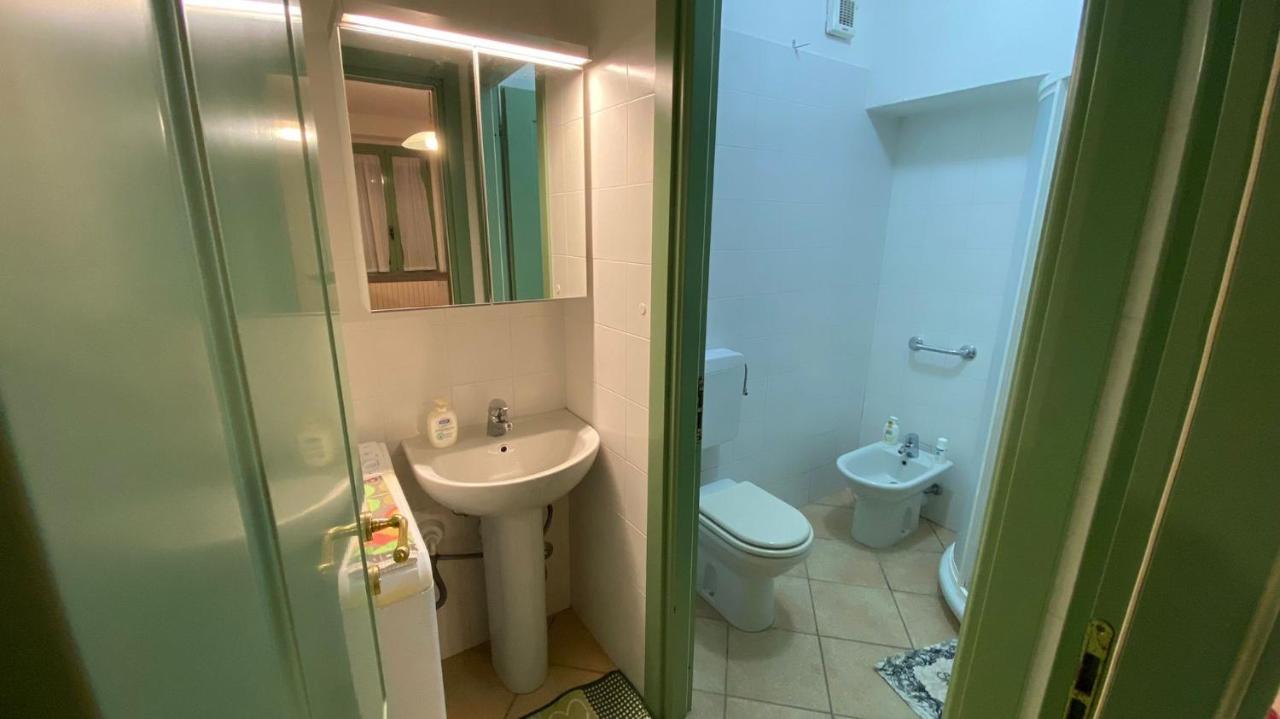Villa Al Vecchio Pero, Con Ampio Giardino Privato à La Morra Extérieur photo