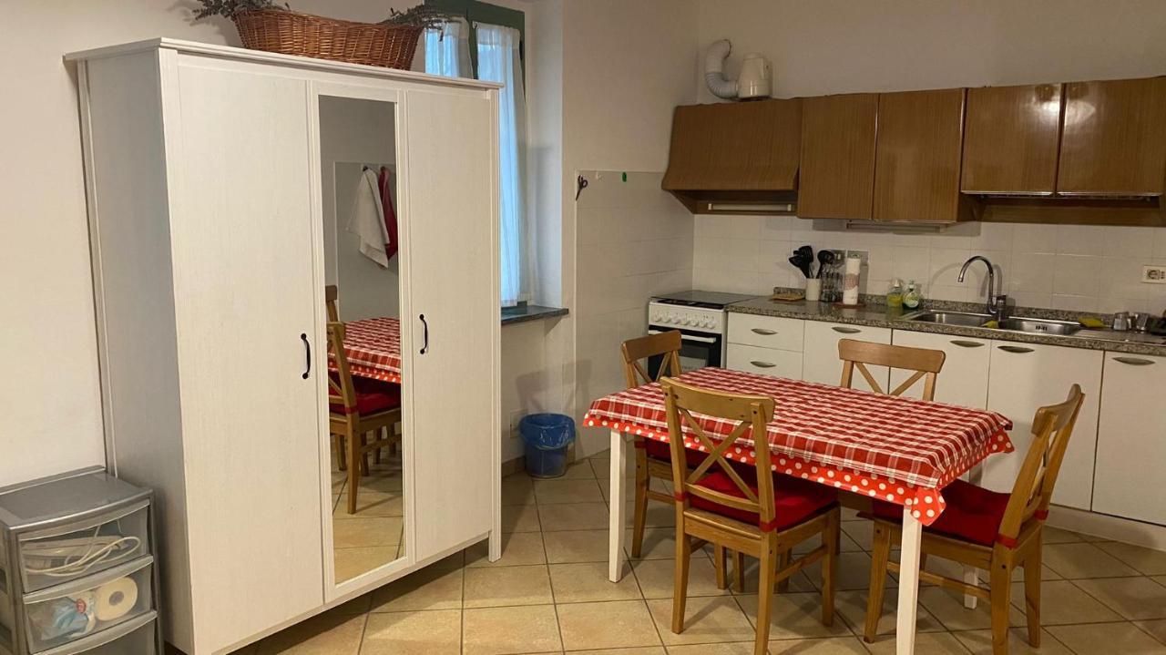 Villa Al Vecchio Pero, Con Ampio Giardino Privato à La Morra Extérieur photo