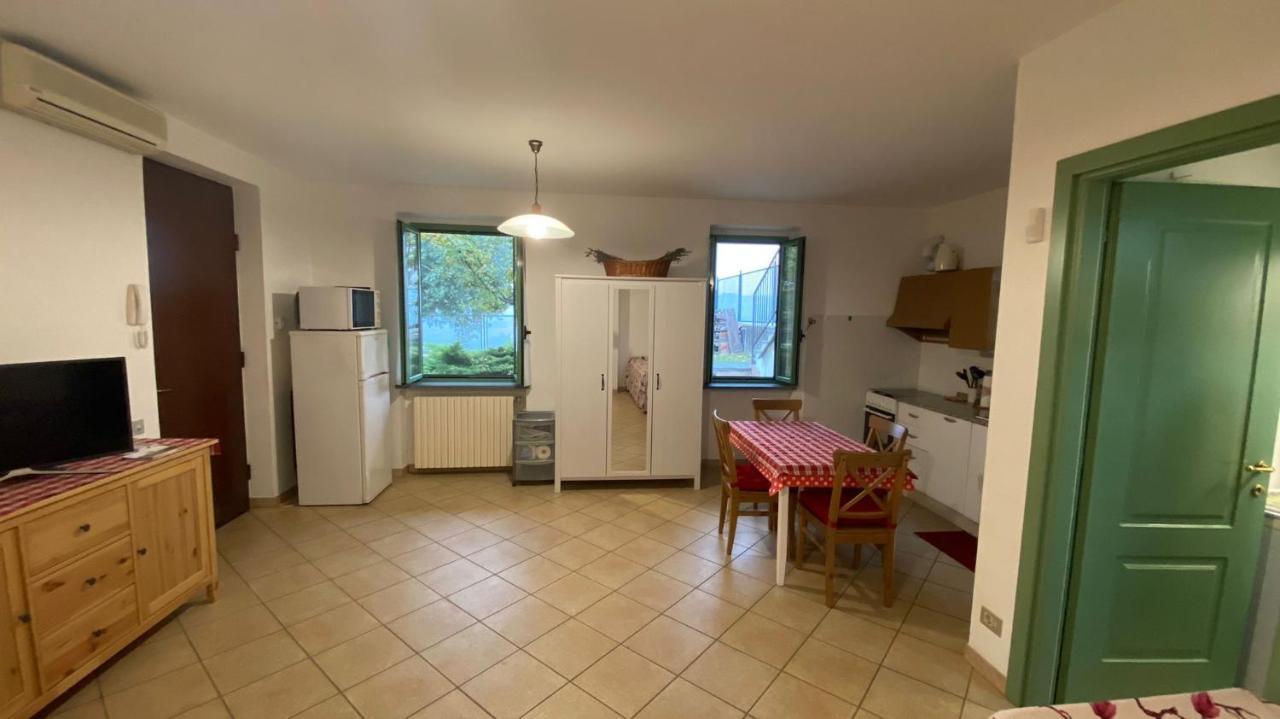 Villa Al Vecchio Pero, Con Ampio Giardino Privato à La Morra Extérieur photo